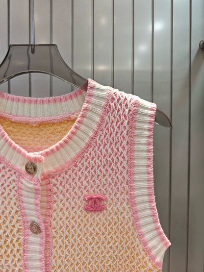 C 25 New Rainbow Color Knit Vest