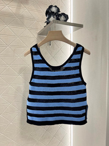M 25 New Striped Cutout Knit Vest