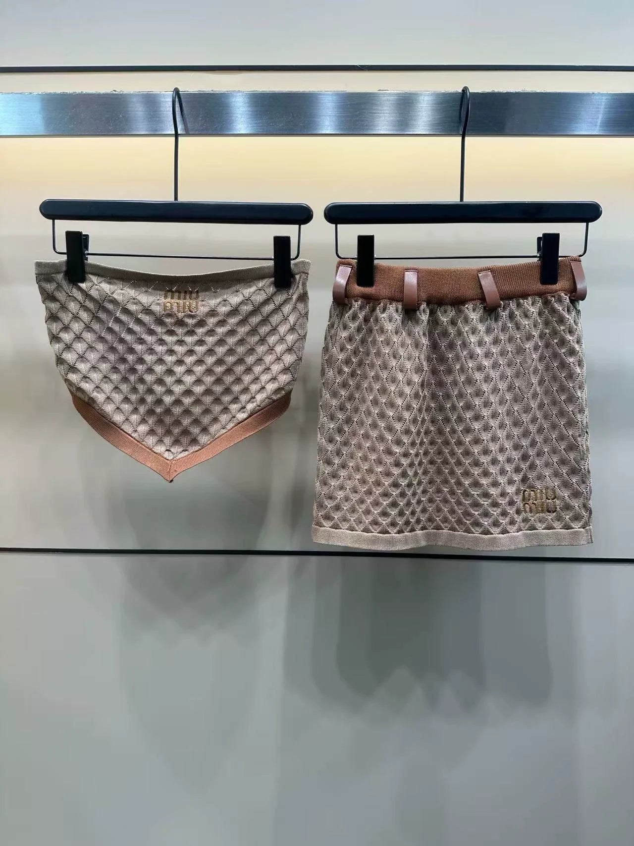 m 25 Summer new style dark pattern diamond tube top + skirt suit