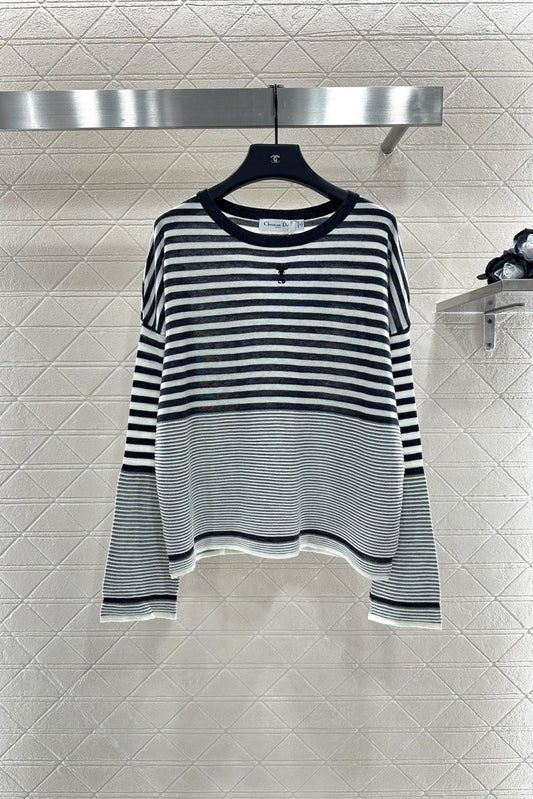 Di 25 loose striped knit sweater