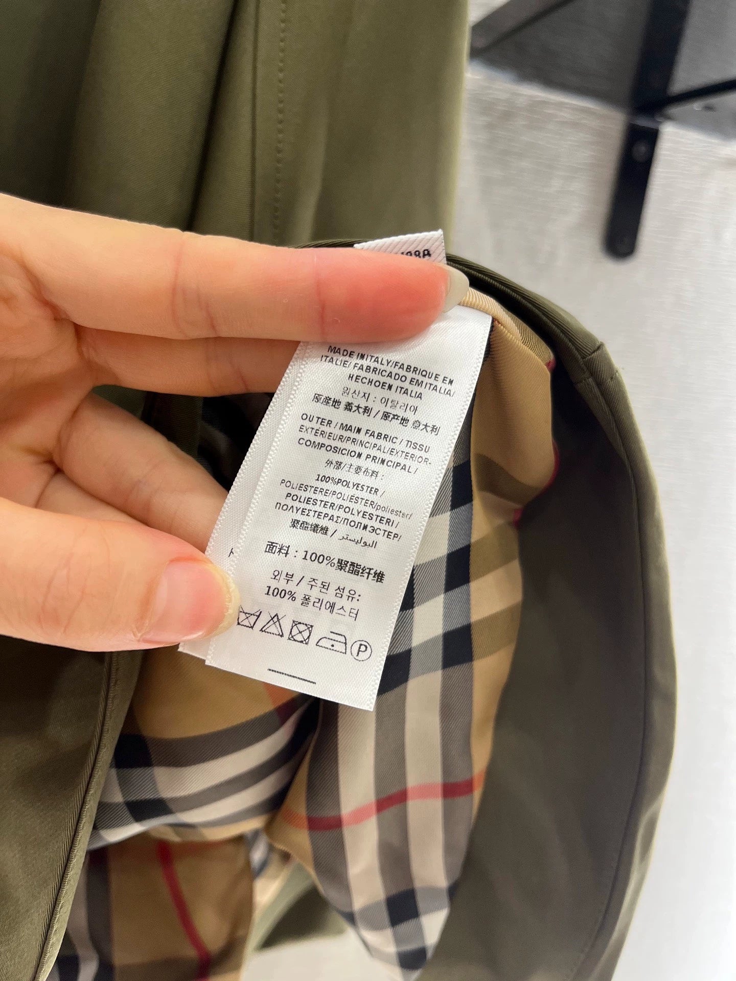 Bru 25 Cape windbreaker