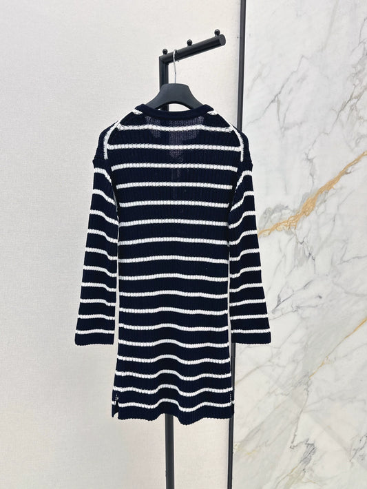 D 25 Early Autumn New Tie Striped Knitted Dress