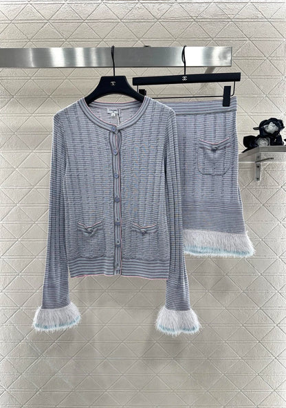 C 25 Flowing tassel knitted cardigan