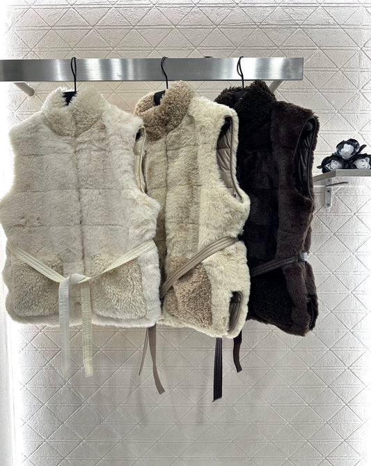 Mon 25 Plush Snap-Button Down Vest