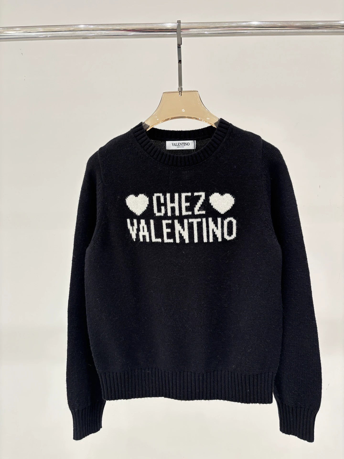 V 25 new letter jacquard round neck long sleeve knitted top(beige/pink)