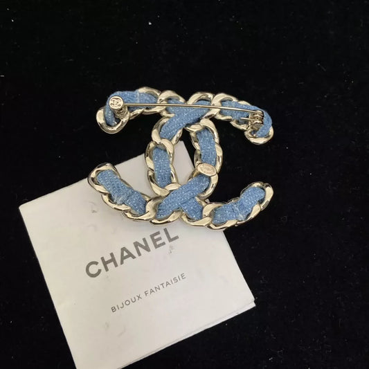 25 Summer new denim blue double C brooch
