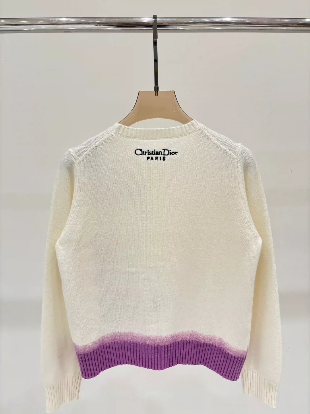 D 25 Early Autumn New Round Neck Peony Embroidery Knitted Top