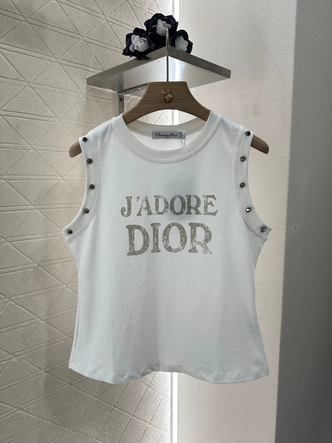 D 25 new riveted, distressed cotton undershirt(gray white)