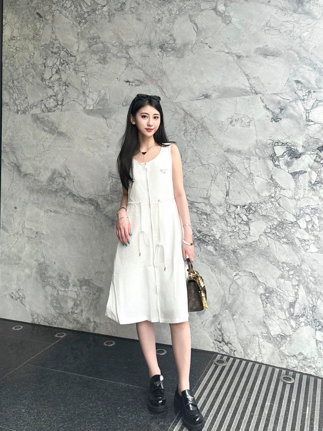 P 25 new straps zipper sleeveless dresses(white black)