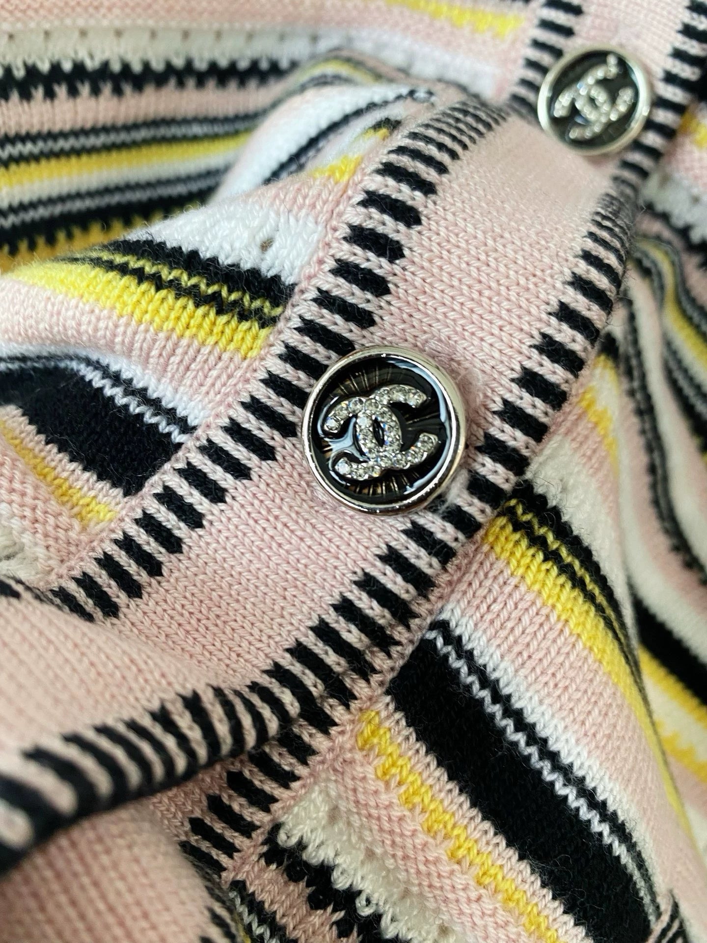 C 25 new striped round neck cardigan