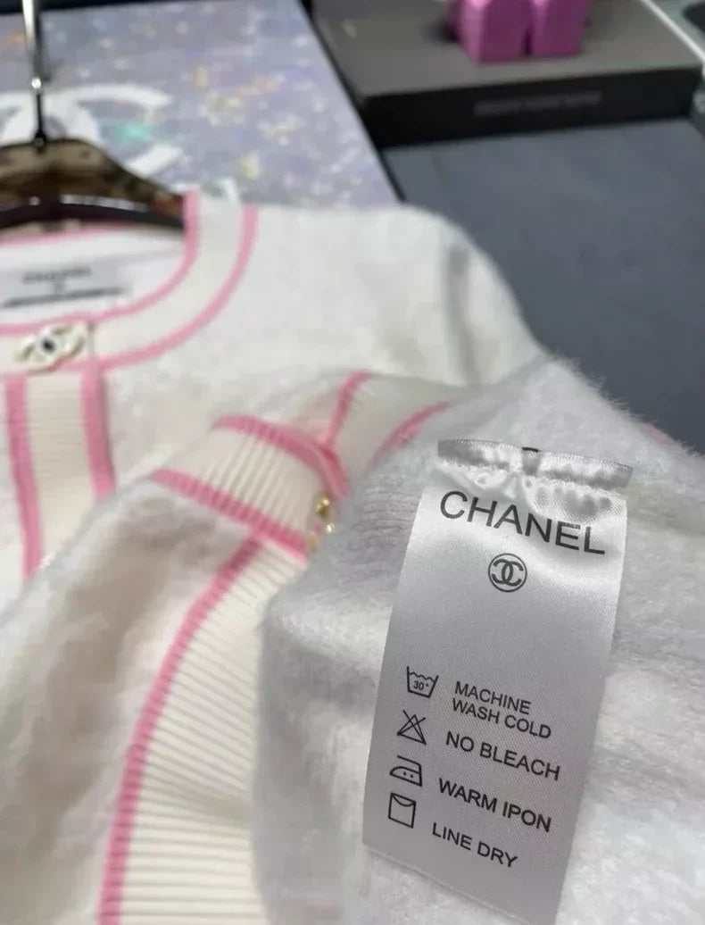 c 24 Cubic jacquard temperament cardigan