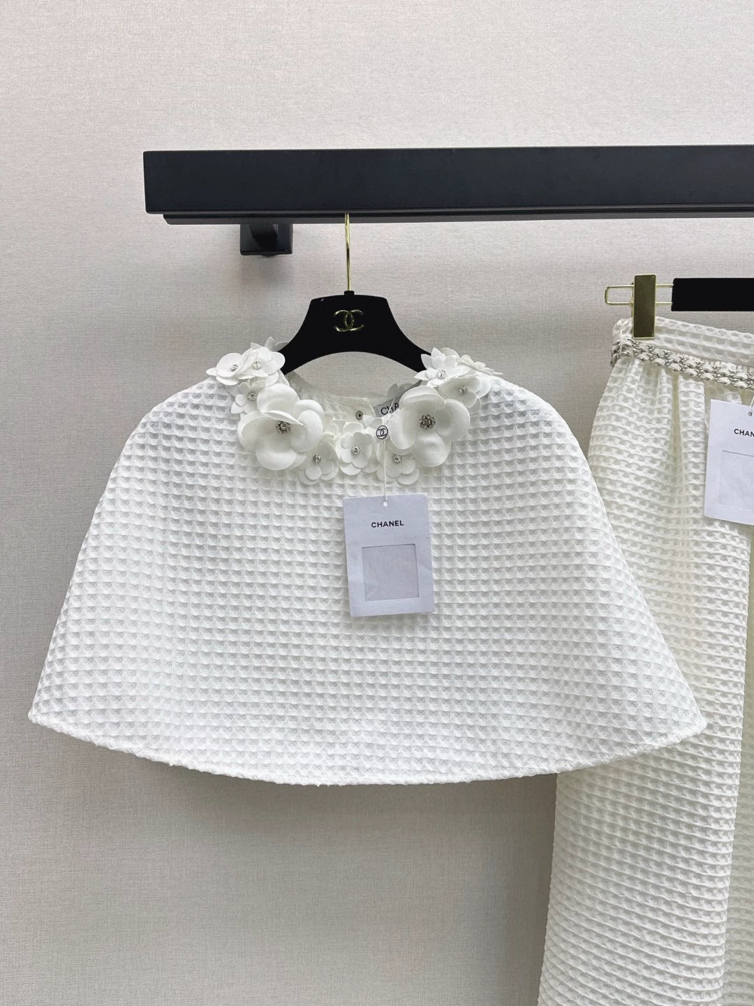 C 25 new three-dimensional flower decoration cape top + half skirt set