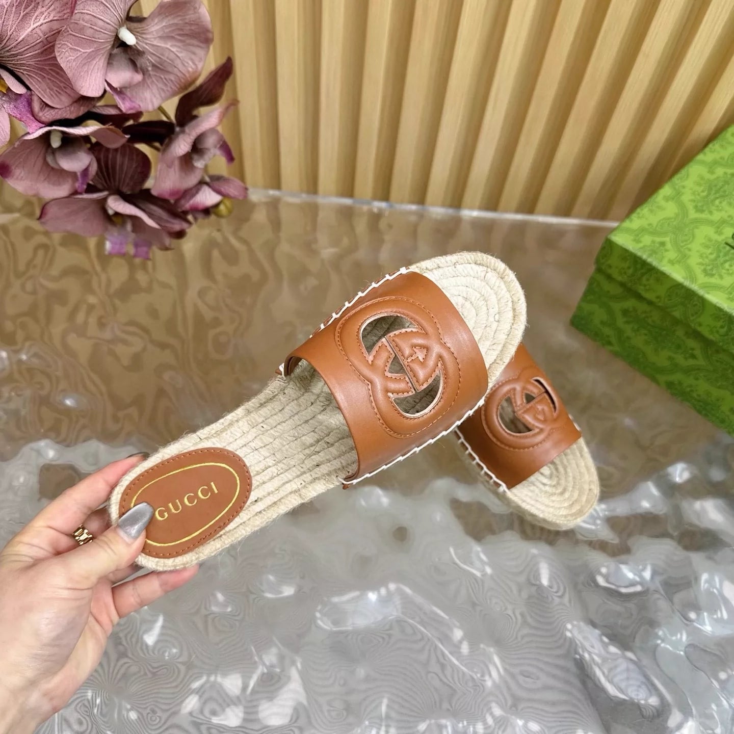 G 25 Straw sole slippers