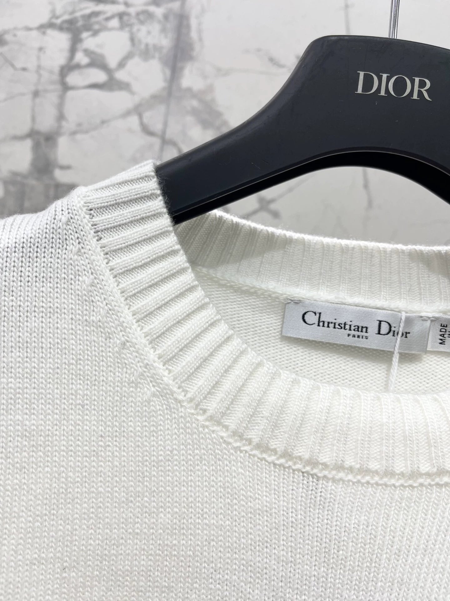 D 25 New letter-print cashmere and wool sweater.