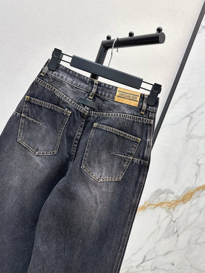 D 25 Damaged loose jeans