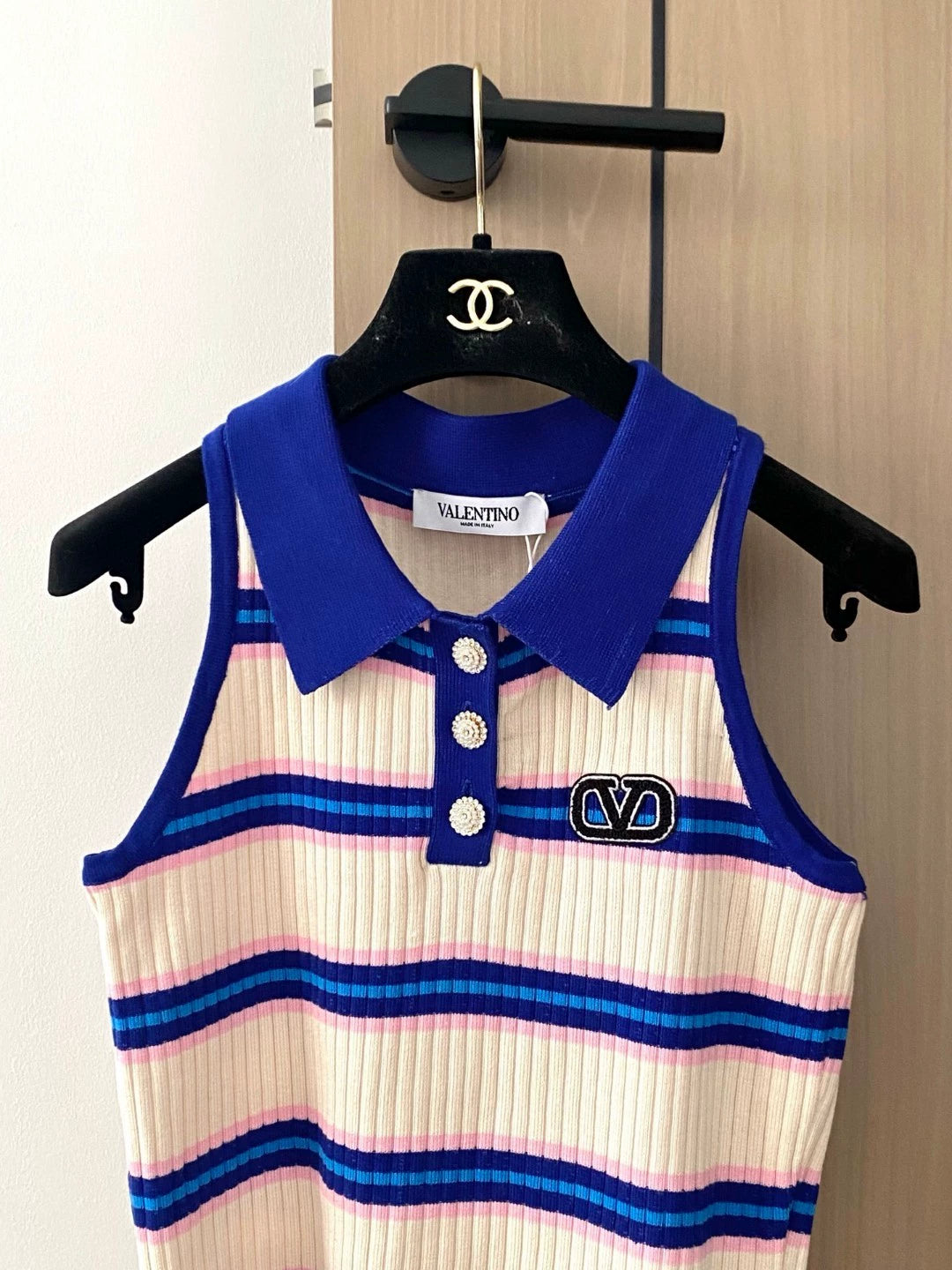 V 25 new striped button lapel vest