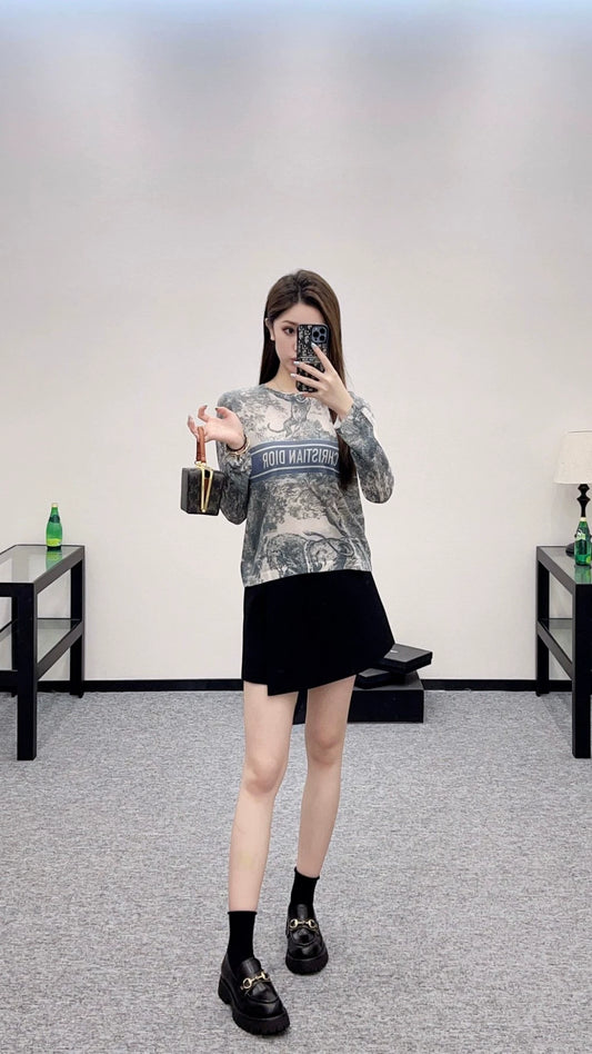 D 25 new printed knitted long-sleeved top.