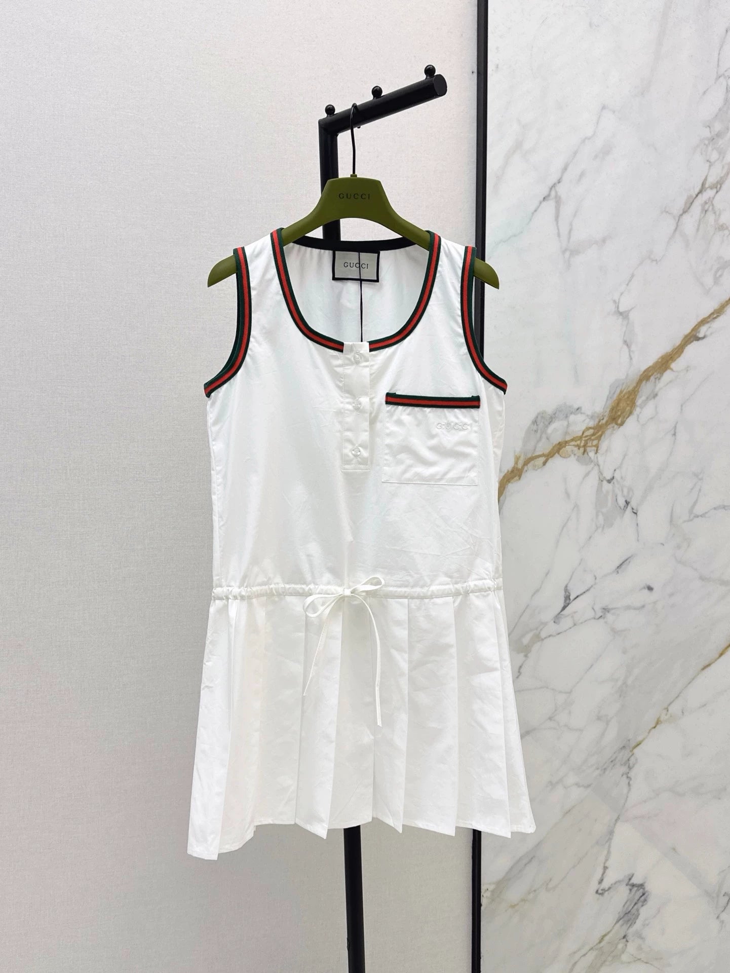G 25 Spring and Summer New College Style Sleeveless Dresses