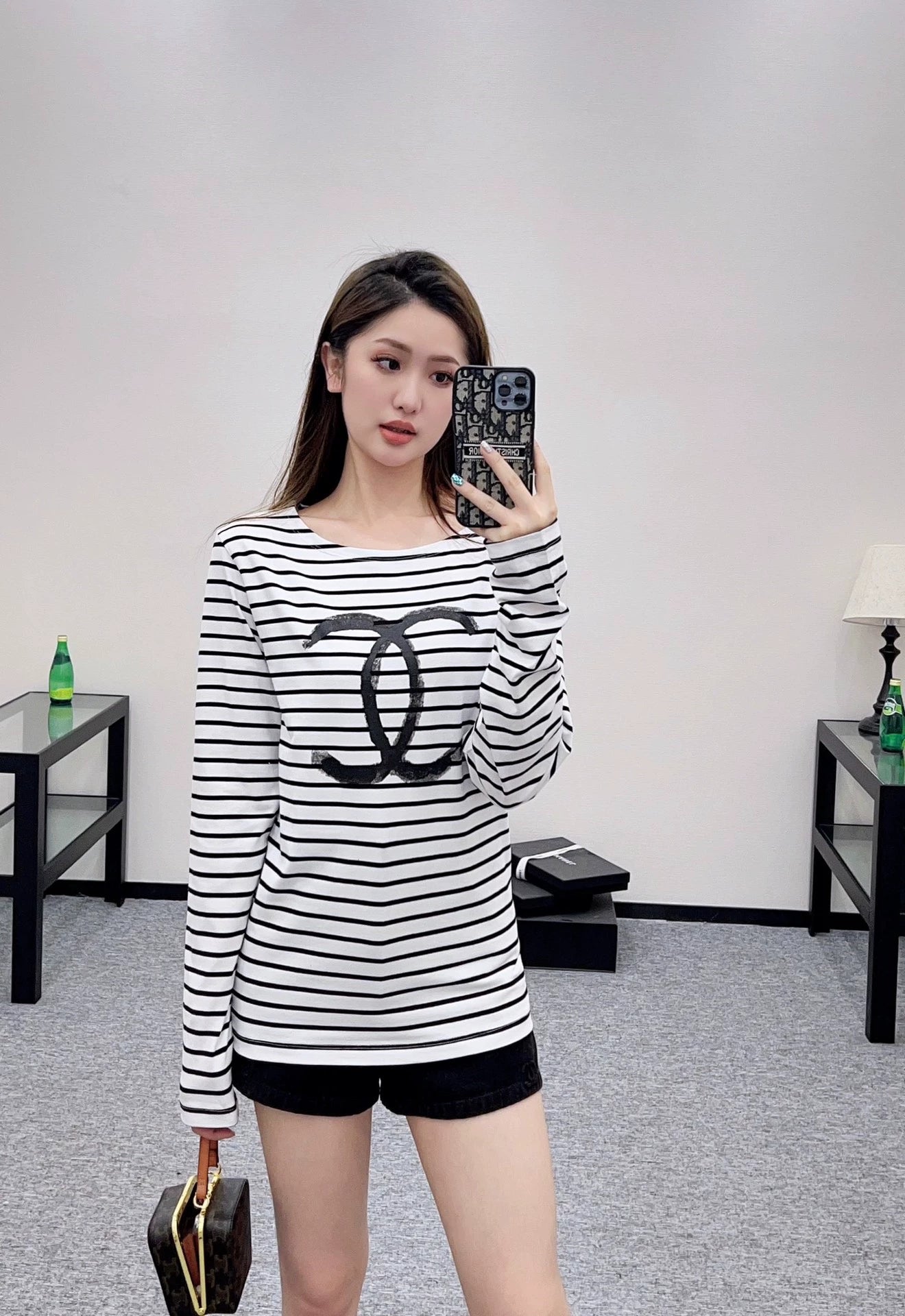 C 25 Loose striped long-sleeved top
