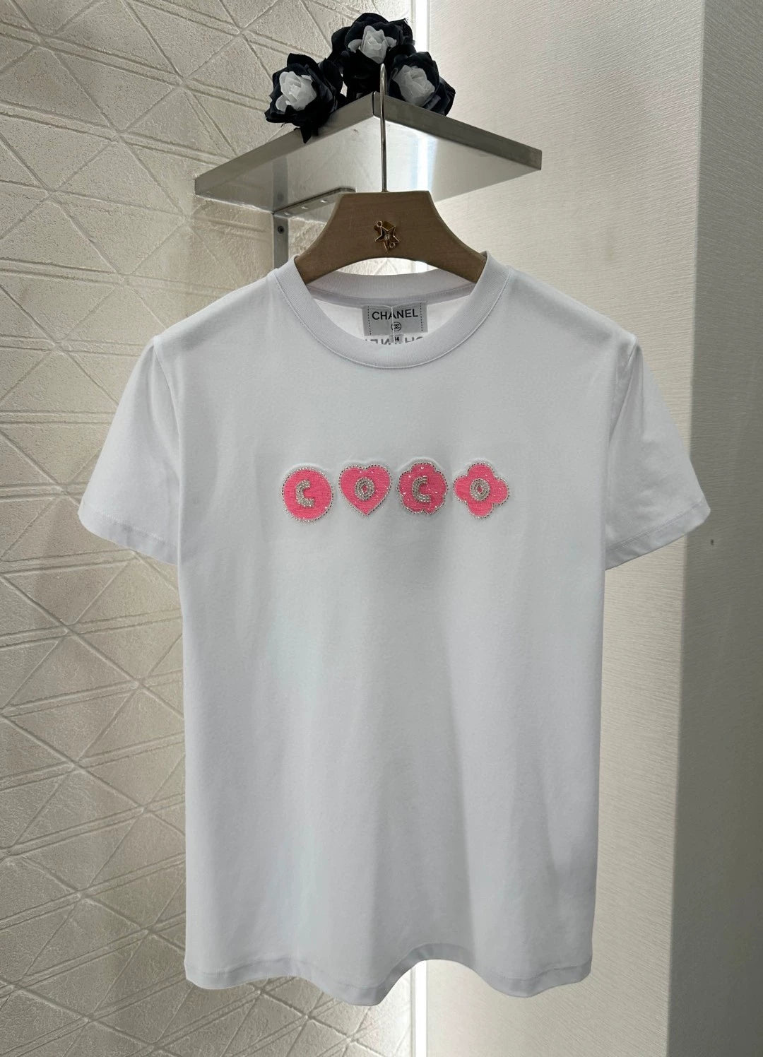 C 25 New Embroidered Beaded Letter Round Neck Short Sleeve T-Shirt