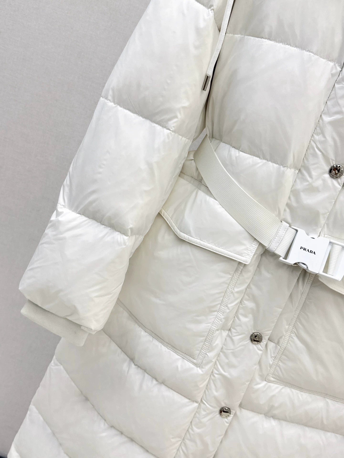 P 25 new hooded down jacket with belt