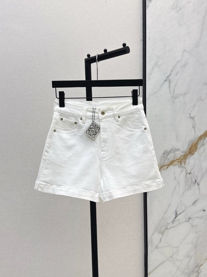 Lo 25 Latest Classic Monogrammed Leather Tag Embellished Denim Shorts ( Large Size )