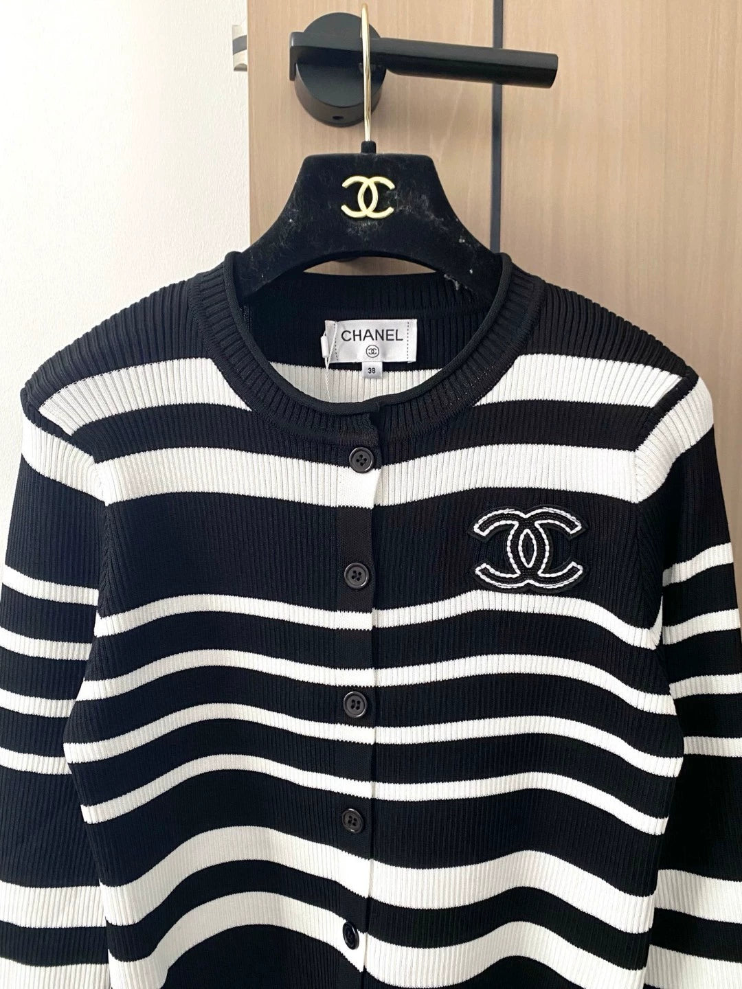 C 25 new striped round neck long sleeve knitted cardigan