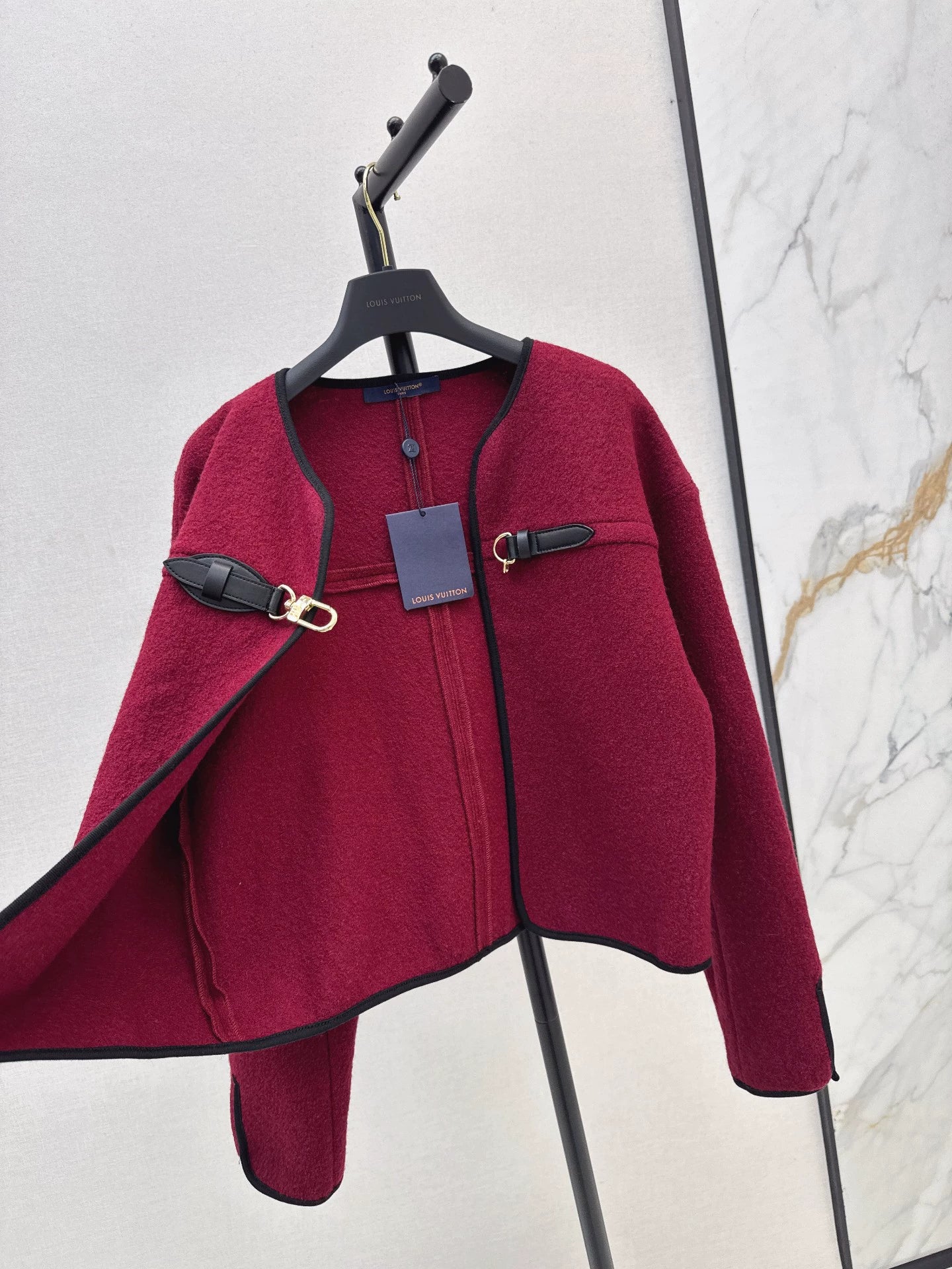 L 25 Leather buttoned cape coat
