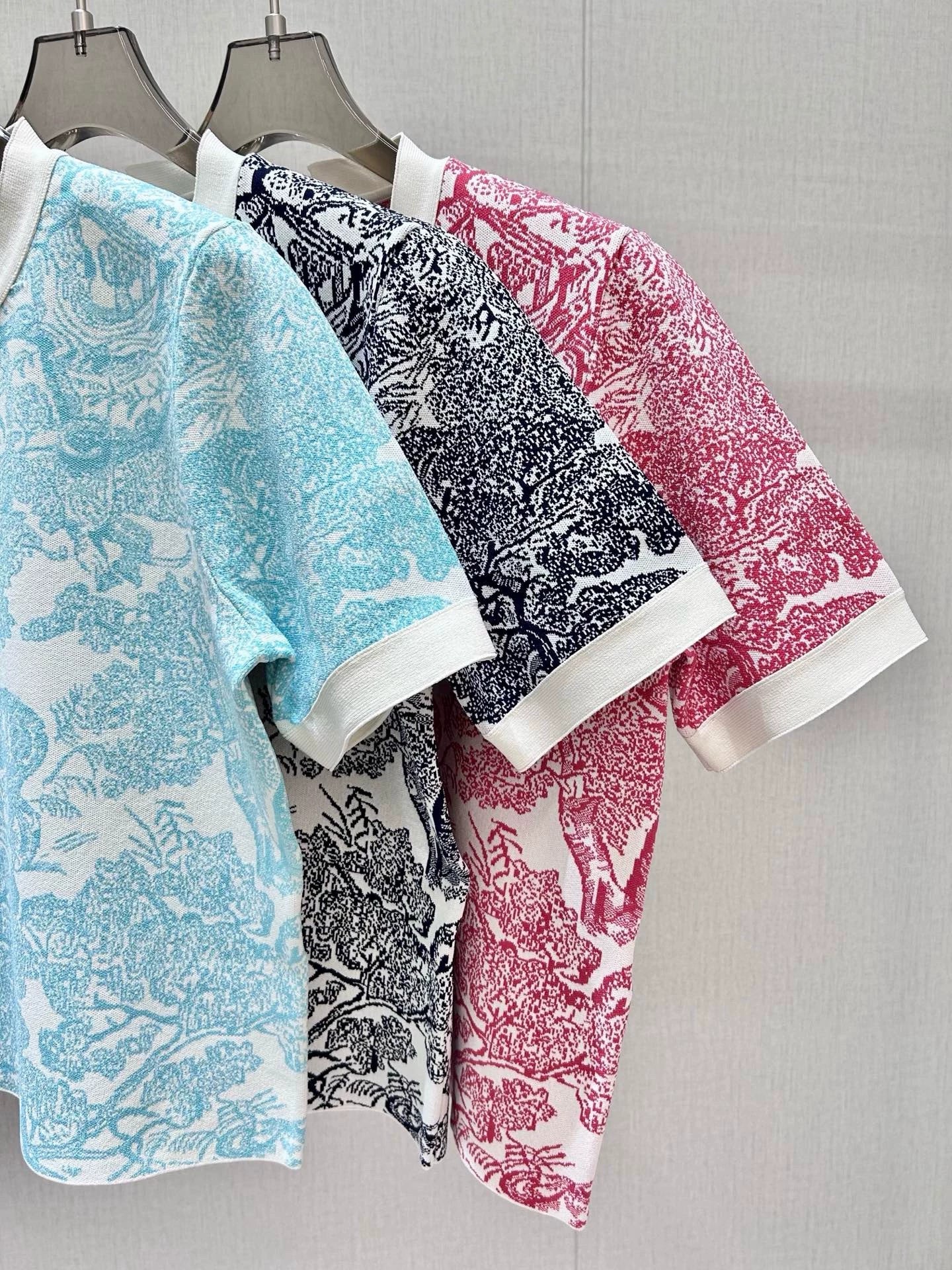 D 25 New Animal Jungle Series Short Sleeve Tops