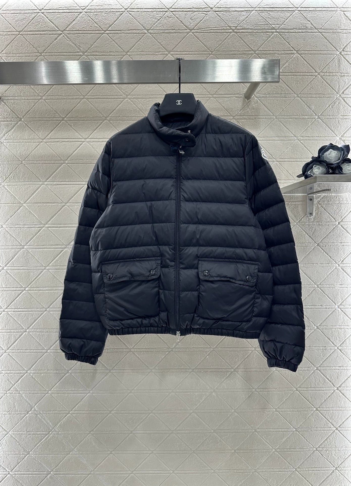 Mon 25 Stand-up collar, thin down jacket.