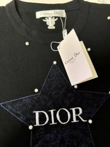 D 25 Embroidered round neck pullover with five-pointed star design short sleeves