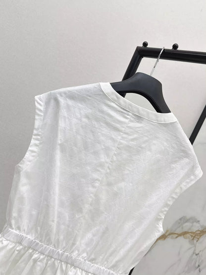 D 25 spring and summer new embroidery round neck sleeveless shirt