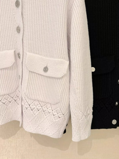 25 Early Autumn New Hollow Three-Dimensional Jacquard Double Pocket Round Neck Knitted Cardigan