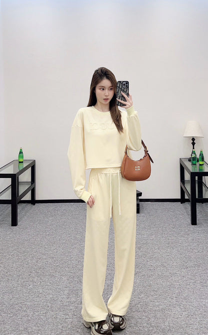 G 25 Round neck embroidered sweatshirt and trousers set