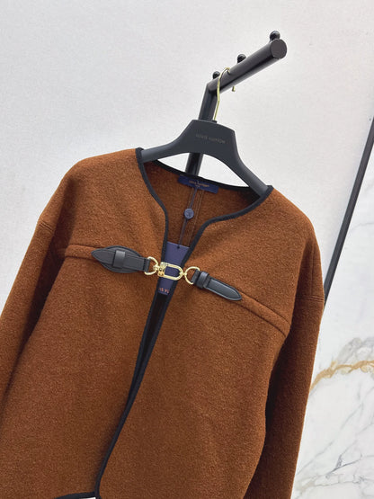 L 25 Leather buttoned cape coat