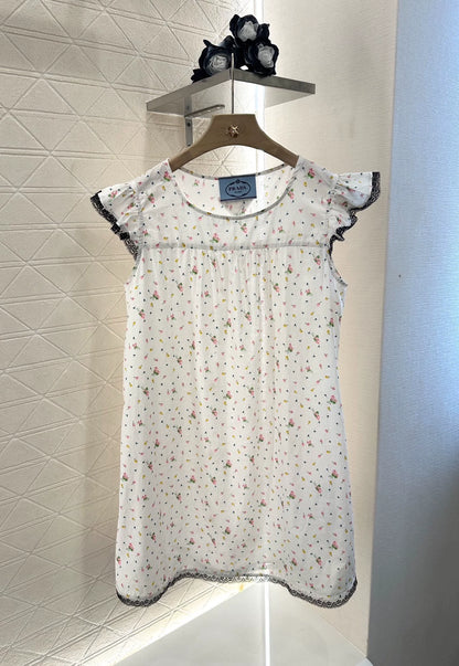 P 25 Lace floral flying sleeve dress