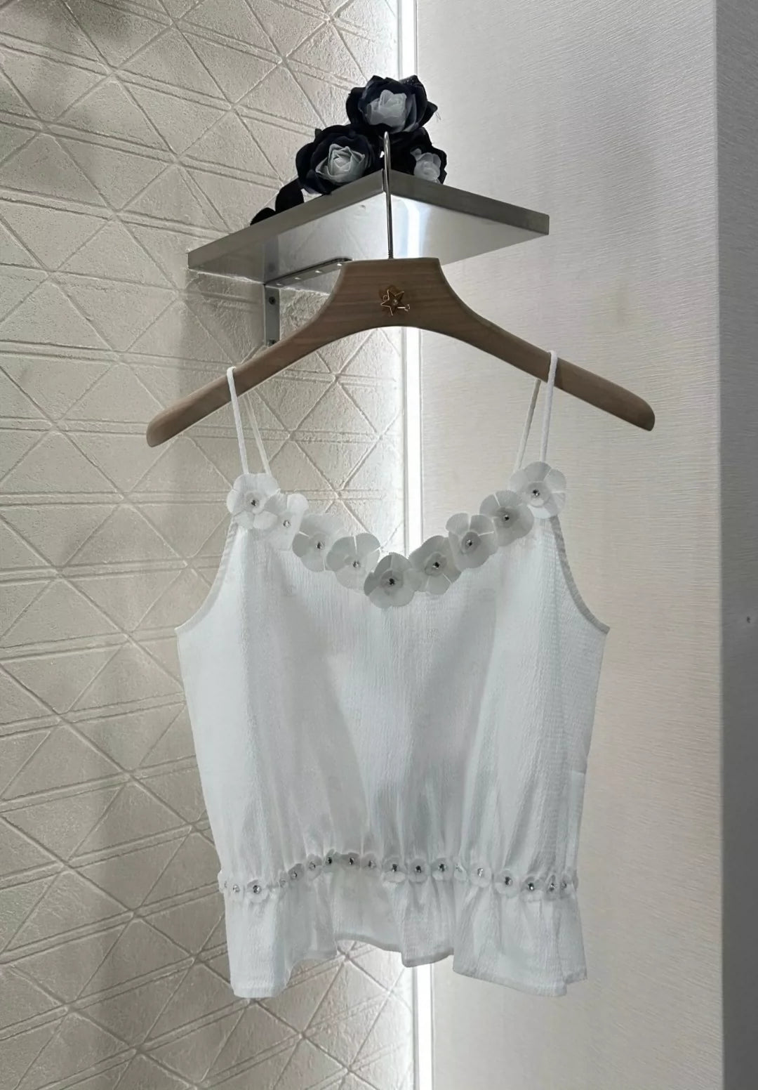 C 25 Summer new style Spaghetti strap camellia vest