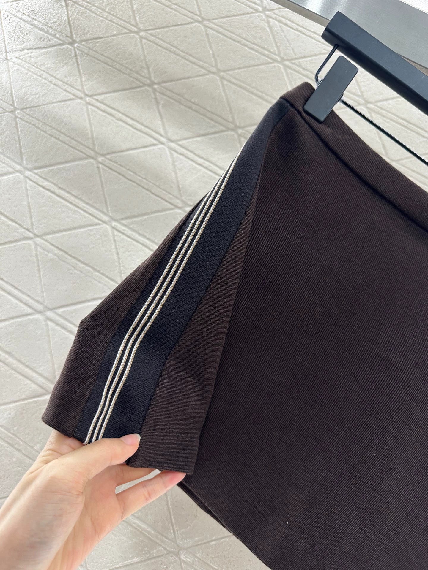 M 25 High-waisted zippered miniskirt