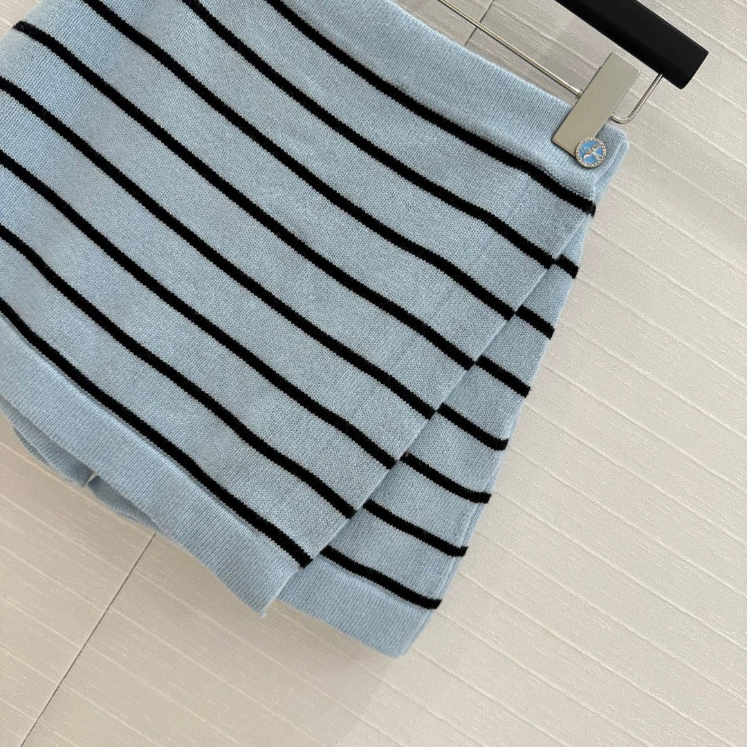 C 25 New Blue Stripe Knit Dress Pants
