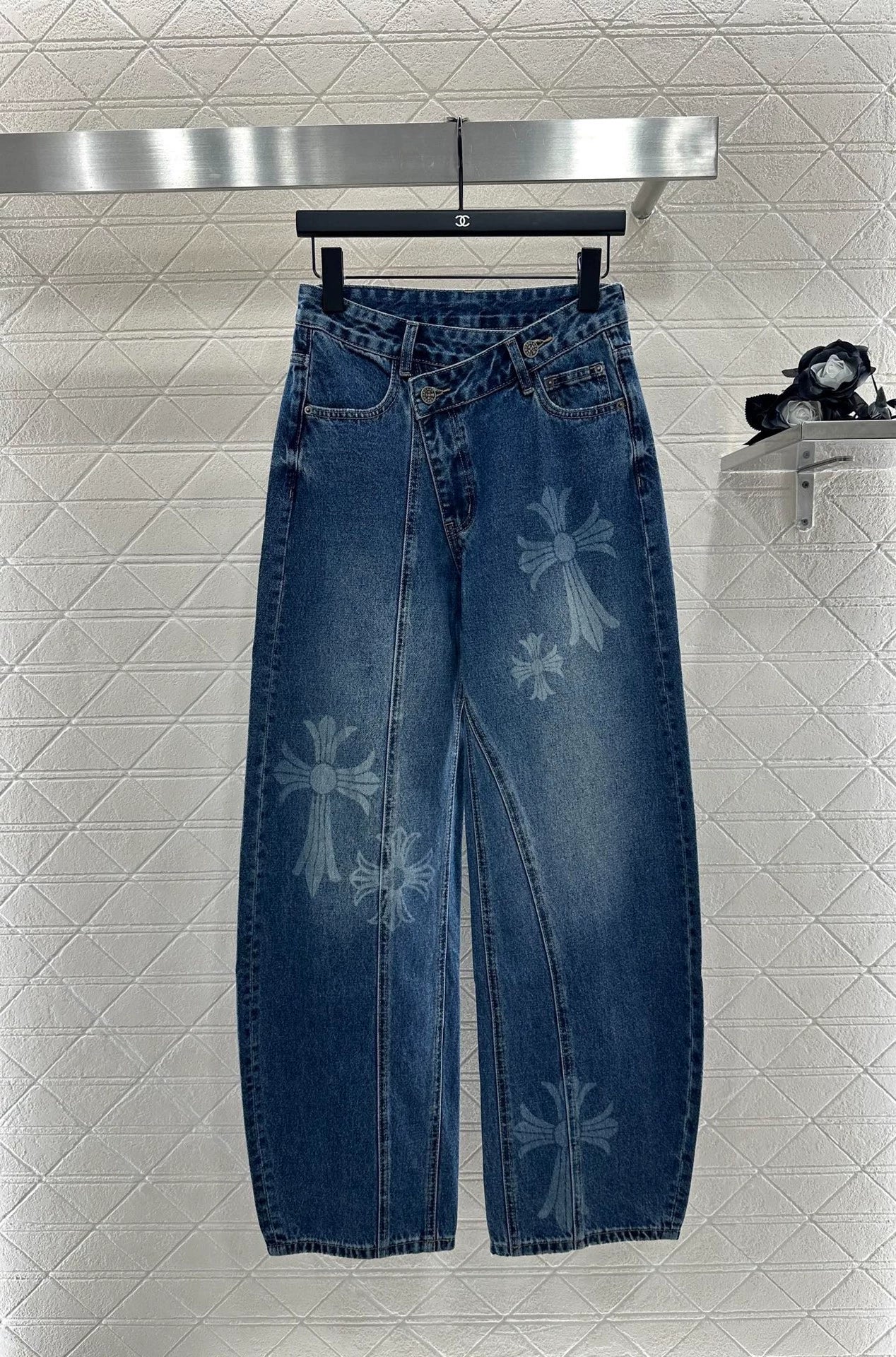CH 25 New Cross Print Denim Pants