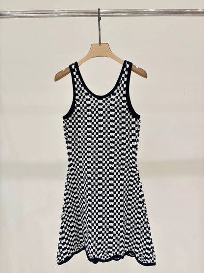 CE 25 Summer new round neck letter logo jacquard plaid contrast color casual knitted dress