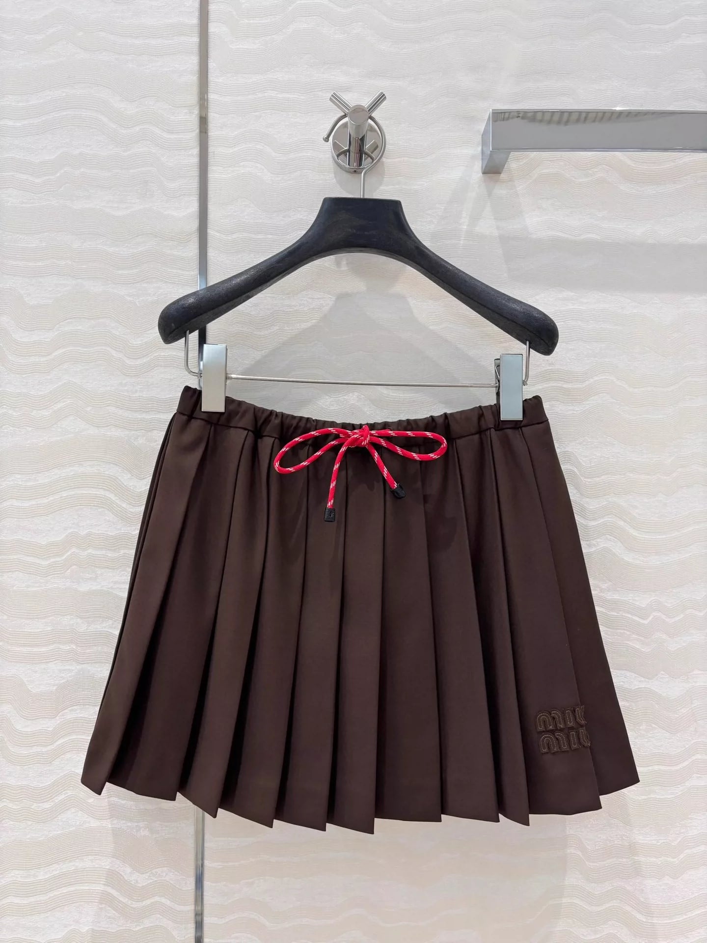 M 25 Preppy style pleated short skirt