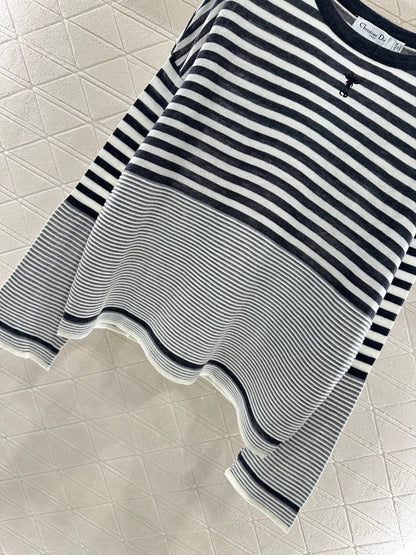 Di 25 loose striped knit sweater
