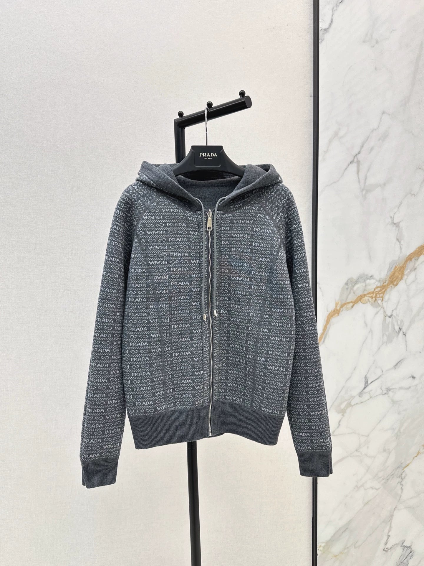 Pr 25 Double-faced wool coat with monogram