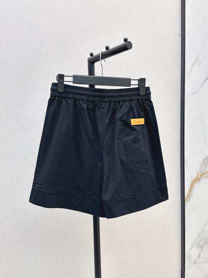 D 25 New Bee Embroidered Casual Shorts