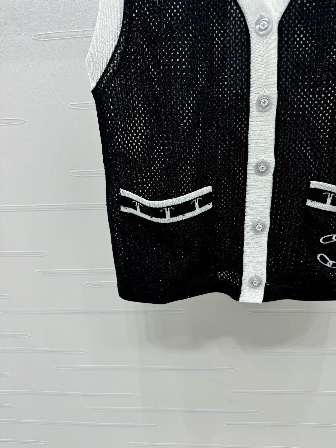 C 25ss summer new embroidered letter V-neck hollow vest