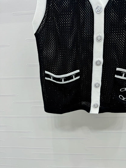 C 25ss summer new embroidered letter V-neck hollow vest