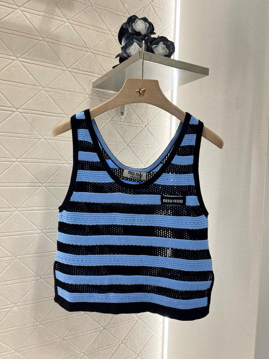 M 25 New Striped Cutout Knit Vest