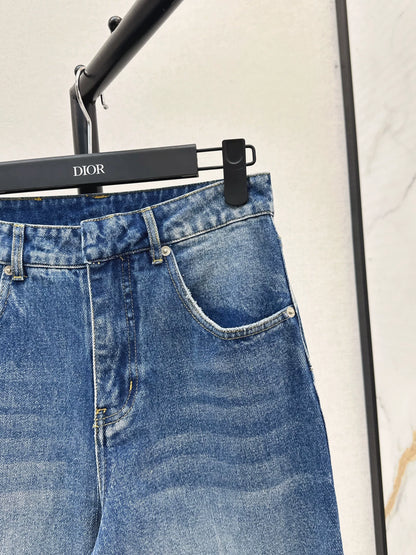 D 25 Damaged loose jeans