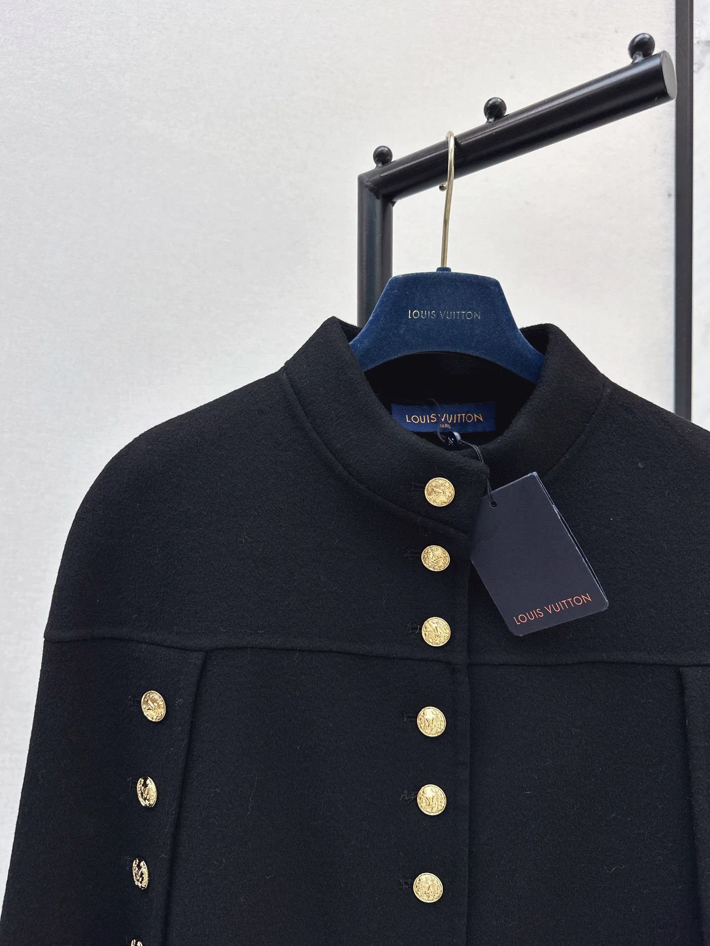 L 25 Cashmere cloak jacket